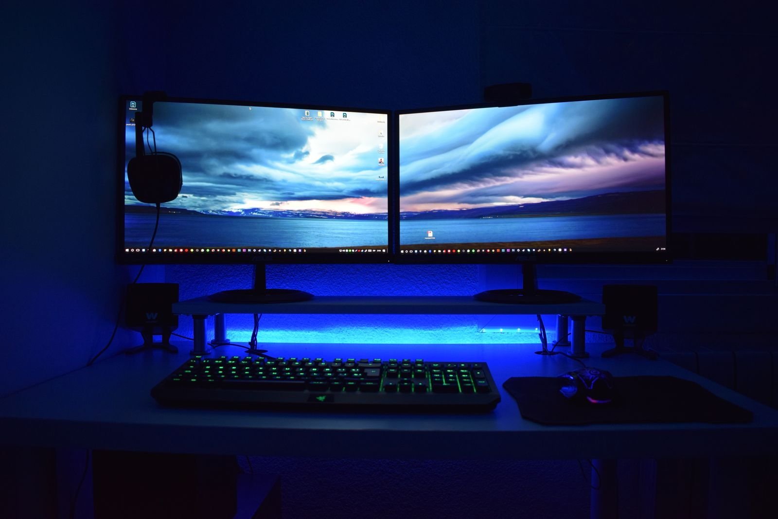Two 24" Samsung monitors, photo 1 of 1