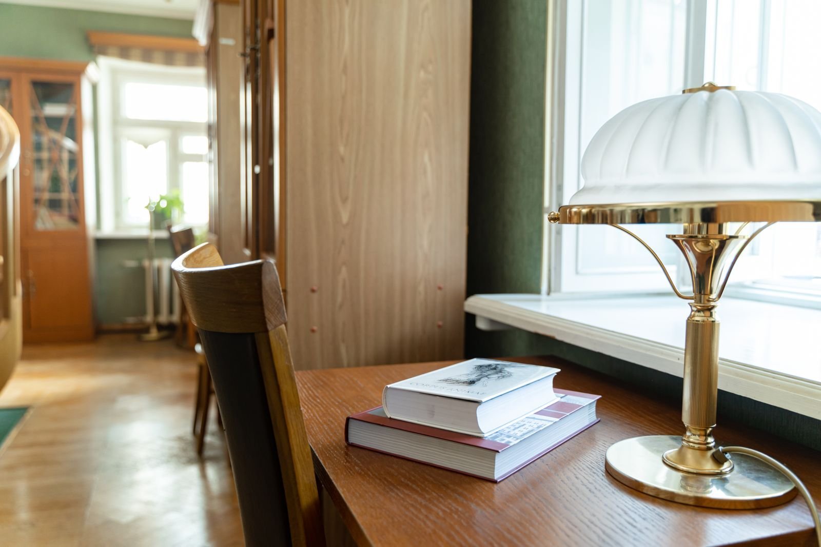 Floor lamp with brass details, photo 1 of 1