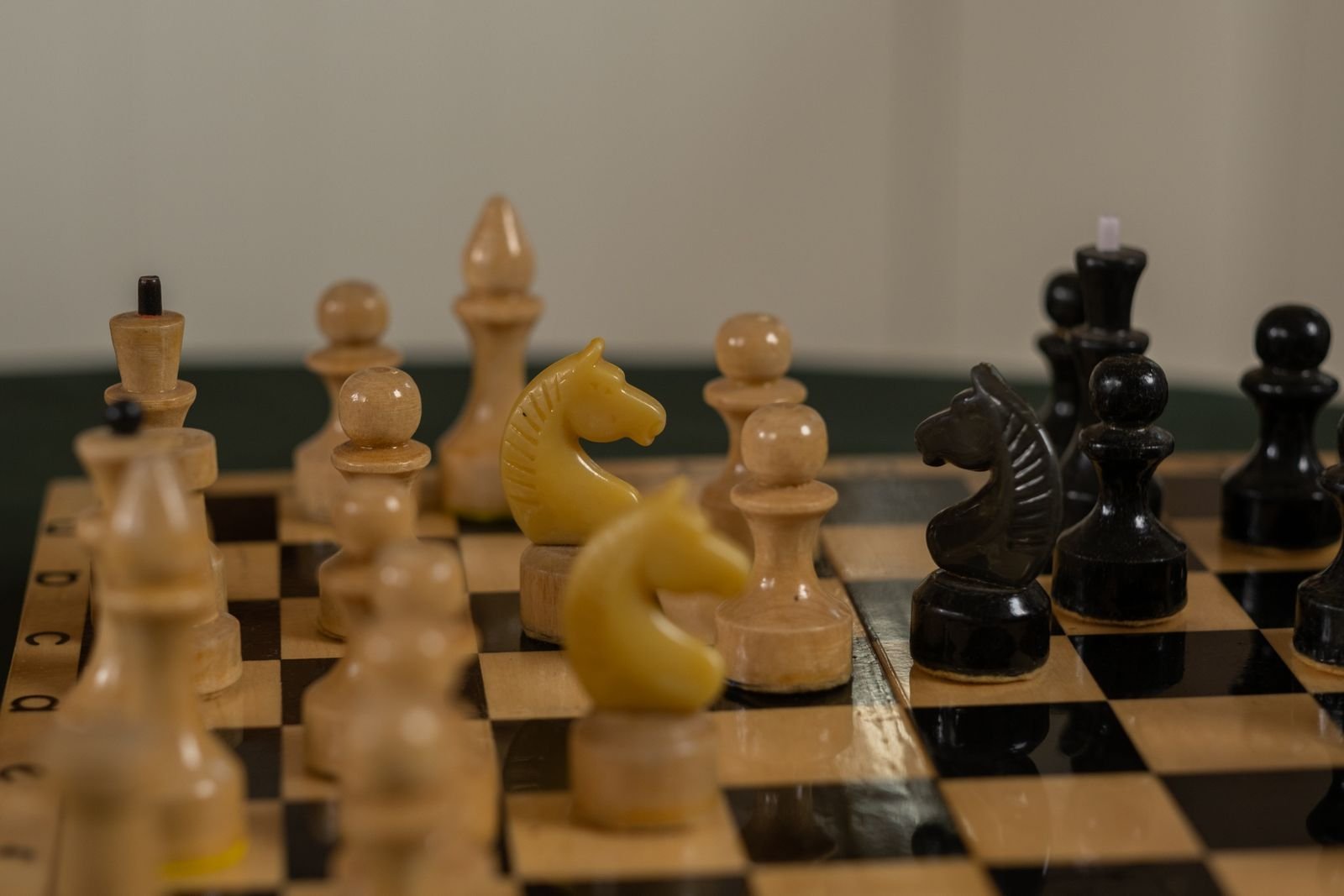 Chess set in wood, photo 1 of 1