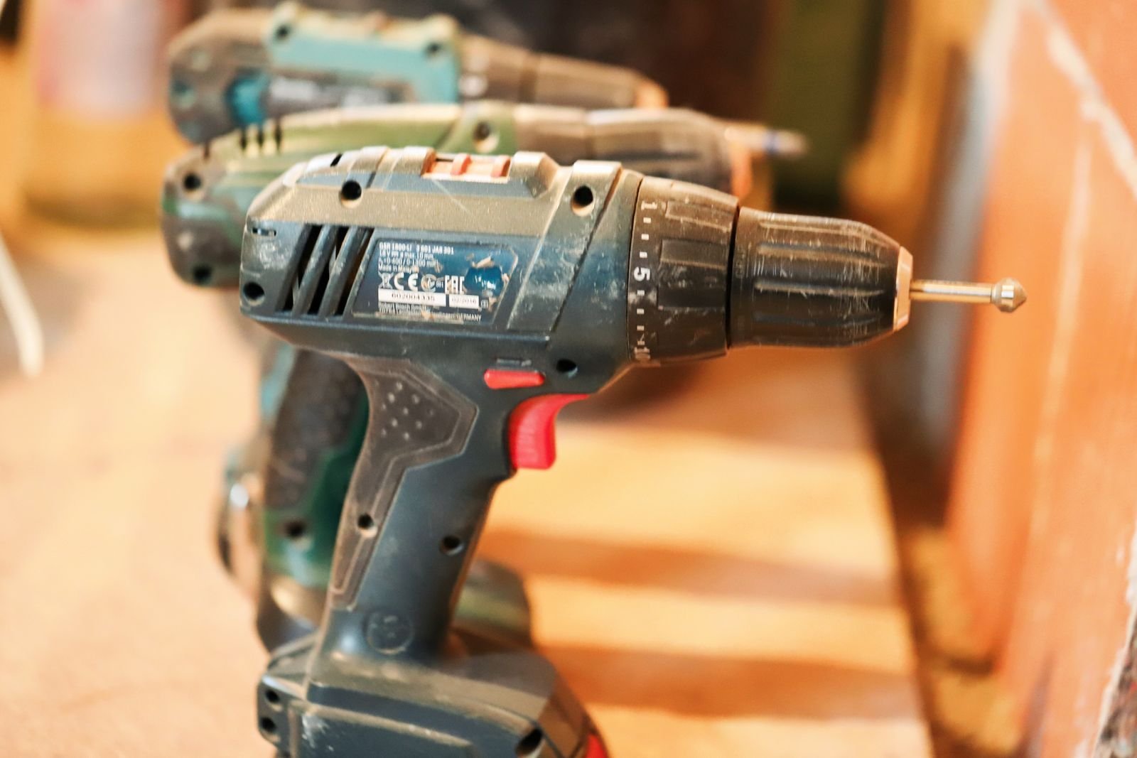 Makita drill with two batteries, photo 1 of 1